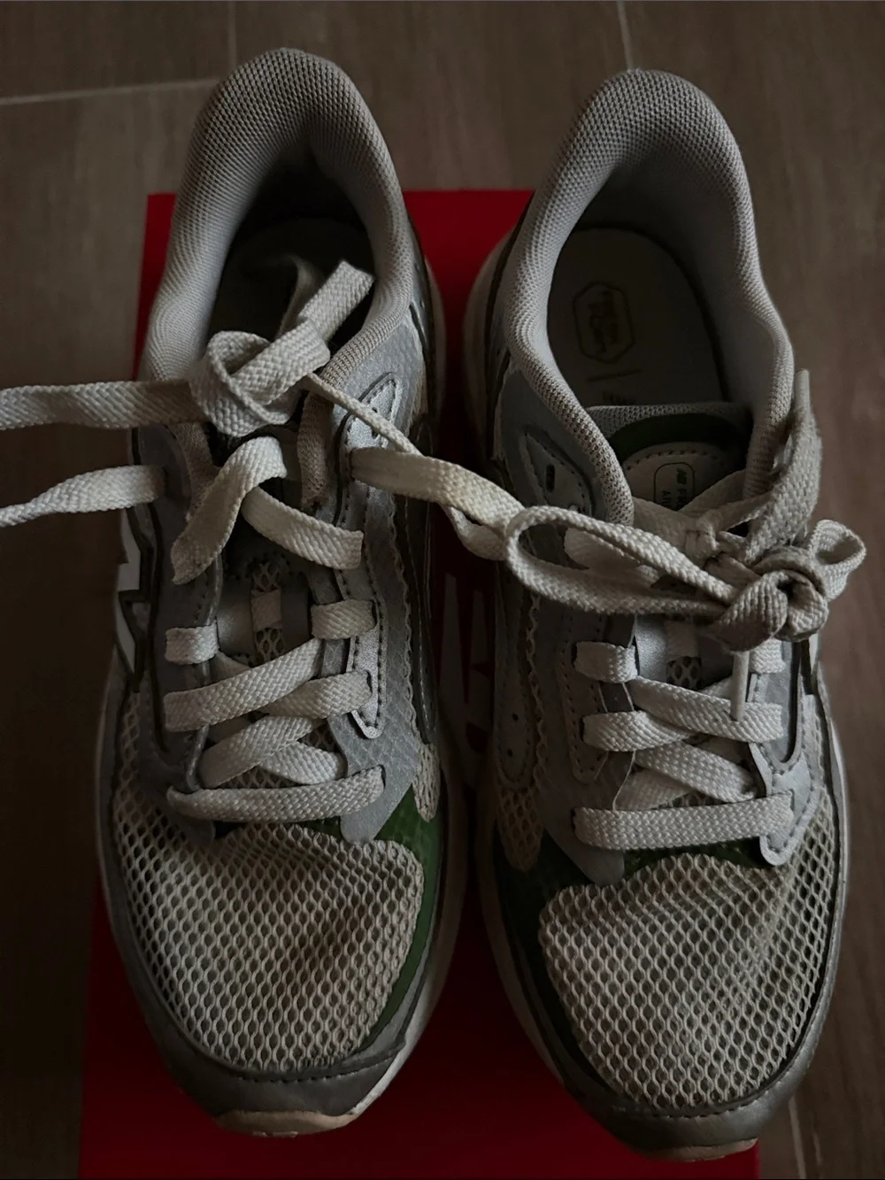 New Balance Kids' Fresh Foam Lightweight Running Shoe - White/Grey size 4 1/2.